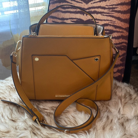 Steve Madden Handbags - Steve Madden yellow mustard bag, excellent condition